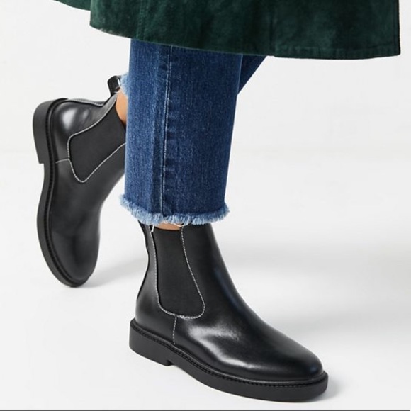 Urban Outfitters Shoes - Urban Outfitters Quinn Chelsea Boot - black
